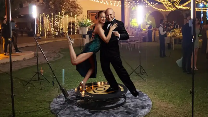 360 photo booth sharing station_ (5)