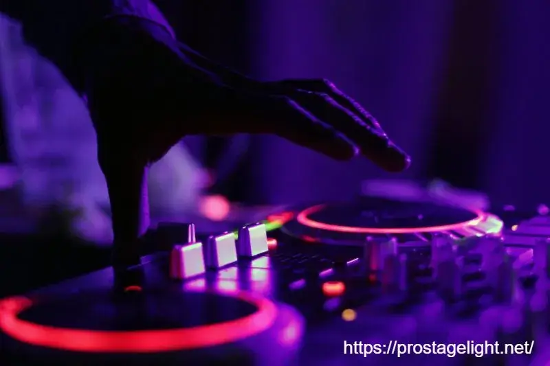 DJing Lights_ (3) DJing Lights_ (3)