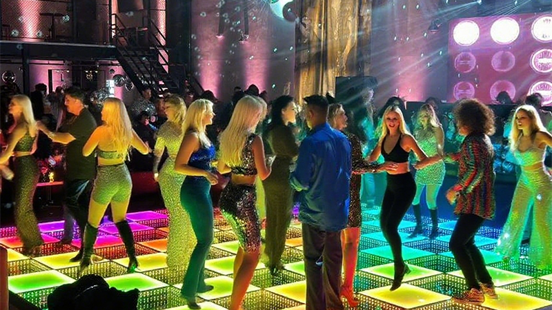 24’x24’ dance floor