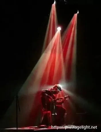 Stage Lighting Design_ Less Is More(5)