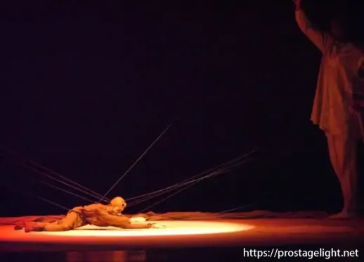 Stage Lighting Design_ The Use of Darkness(4)